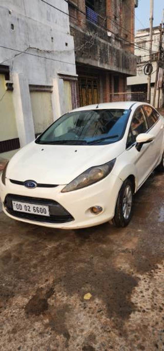 https://images10.gaadi.com/usedgaadi-sellcar/UsedCar/f431147b-3a34-4e23-bed8-87c5b8007af6/ddf7b05d-cfa0-4a5a-af55-aa0c248d0de4.jpg?imwidth=6400