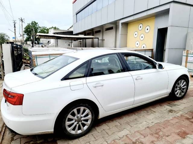 https://images10.gaadi.com/usedgaadi-sellcar/UsedCar/f43fb111-5006-4663-921e-142afa170b7e/47de2547-eff8-4c35-a3dd-ff0b195e3db6.jpg?imwidth=6401