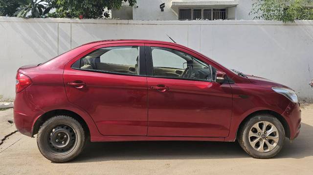 https://images10.gaadi.com/usedgaadi-sellcar/UsedCar/f47e67ea-9c94-4c1a-8c2b-633818467fbc/da47c224-5799-4c6d-a75a-6de3aeba111e.jpg?imwidth=6401