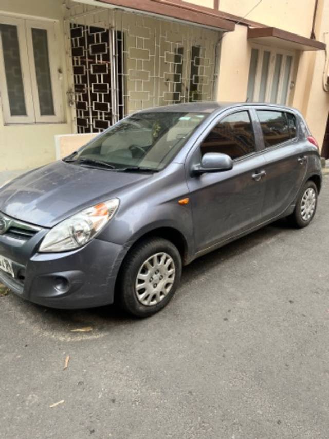 https://images10.gaadi.com/usedgaadi-sellcar/UsedCar/f4d8c36a-b7ff-42c2-89ba-409e4a93bf57/1bb520be-f815-44ba-8ddf-9775891966f0.jpeg?imwidth=6400