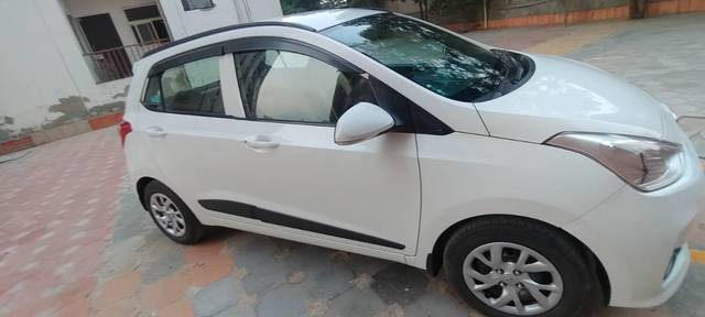 https://images10.gaadi.com/usedgaadi-sellcar/UsedCar/f4dbb465-05c4-4ba8-a517-081169c0fe3d/eed6a5f2-a88a-49e5-9f8a-fc4f95cc331b.jpg?imwidth=6400