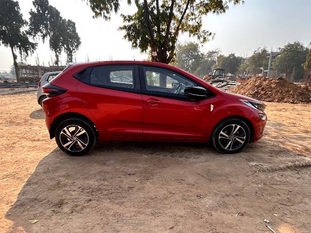 https://images10.gaadi.com/usedgaadi-sellcar/UsedCar/f4de093d-b2ee-40e1-bc02-ded2280b1d47/e91ceafe-3b69-4c2e-a4ad-379bced8a230.jpeg?imwidth=6401