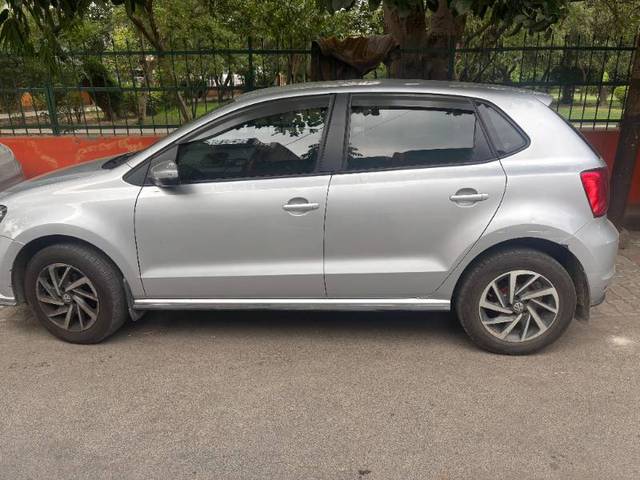 https://images10.gaadi.com/usedgaadi-sellcar/UsedCar/f500730fa/d70ee5a8-0fe5-46c8-8b6e-fa6376e07065.jpeg?imwidth=6400