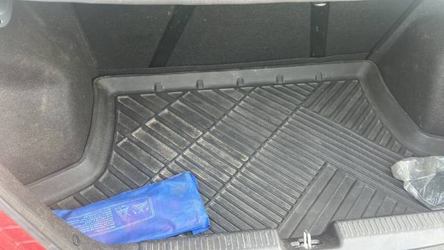 https://images10.gaadi.com/usedgaadi-sellcar/UsedCar/f5007c6ba/4d289738-a12c-4d3b-a346-4c823ed68daa.jpeg?imwidth=6401