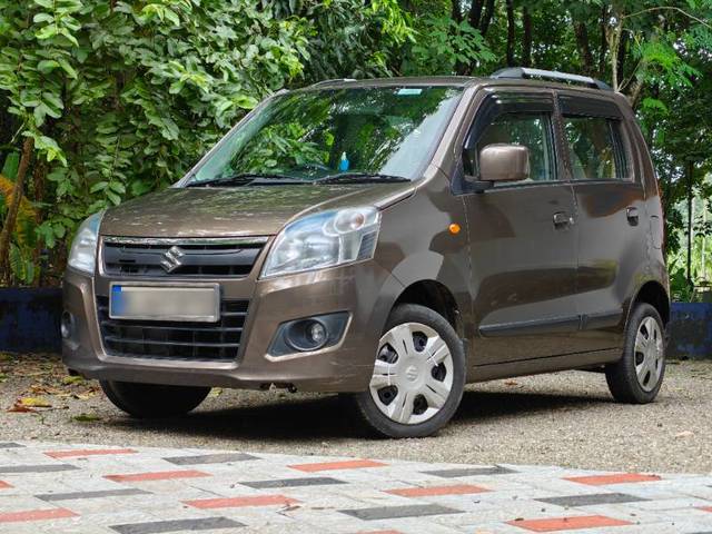 https://images10.gaadi.com/usedgaadi-sellcar/UsedCar/f50107ada/b5e14892-0b3c-4a79-9049-7e7808eb94d8.jpg?imwidth=6400