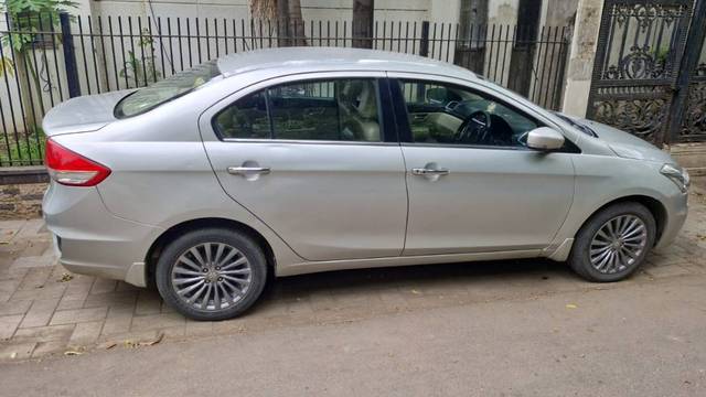 https://images10.gaadi.com/usedgaadi-sellcar/UsedCar/f5013968a/d949f4dd-e51d-4dc7-9403-8a080d97a019.jpg?imwidth=6400