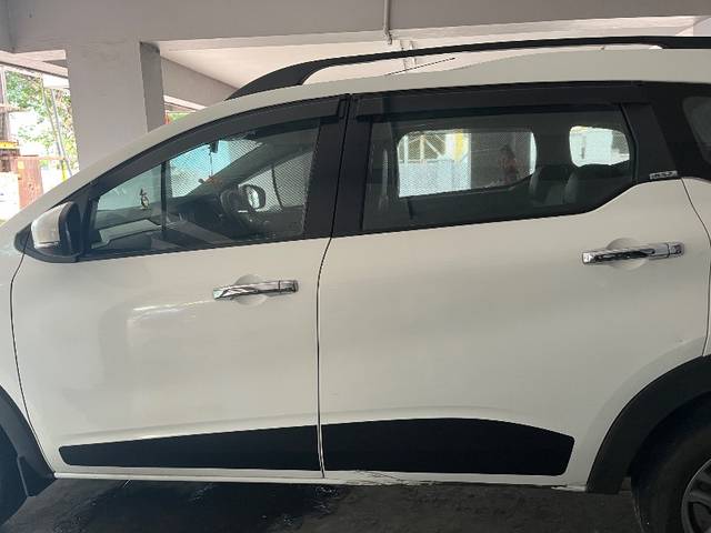 https://images10.gaadi.com/usedgaadi-sellcar/UsedCar/f501425fa/8cf593a3-d178-42d5-8d83-a4af72148ead.jpeg?imwidth=6402