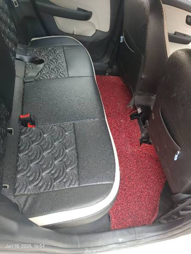 https://images10.gaadi.com/usedgaadi-sellcar/UsedCar/f5015ec3a/eabafaa2-a14c-42de-99af-d807c33bada4.jpg?imwidth=6402