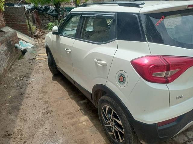 https://images10.gaadi.com/usedgaadi-sellcar/UsedCar/f5022daea/27add298-416a-4c2e-bcb2-5cd5e6e57b6d.jpg?imwidth=6401