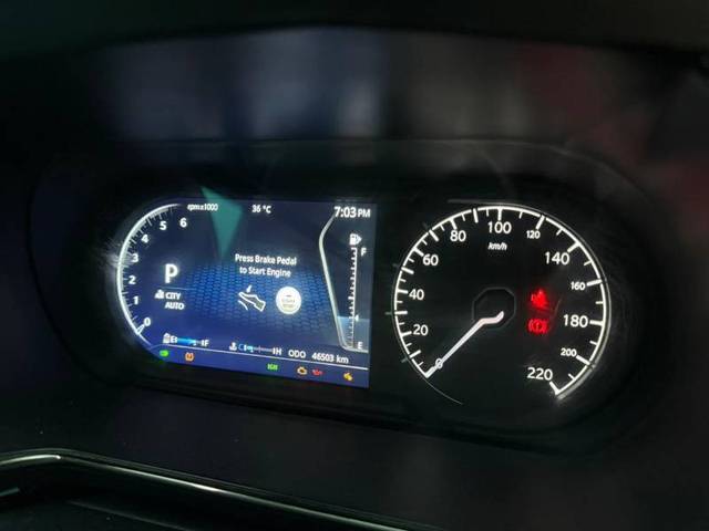 https://images10.gaadi.com/usedgaadi-sellcar/UsedCar/f5025f20a/5f8b67c6-2282-4957-9e49-15aea7393942.jpg?imwidth=6401