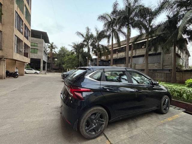 https://images10.gaadi.com/usedgaadi-sellcar/UsedCar/f502884aa/8a10b141-5f7b-4e1a-9b34-d139d2f0da45.jpg?imwidth=6401