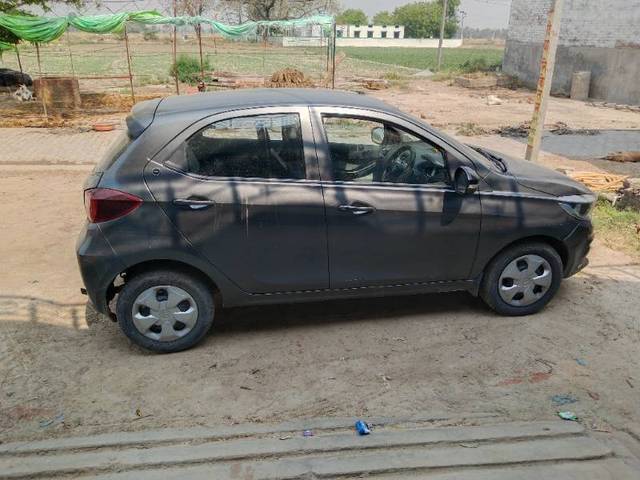 https://images10.gaadi.com/usedgaadi-sellcar/UsedCar/f50294b7a/3dde91a9-1d04-49e6-8cb0-4925650ff595.jpg?imwidth=6401