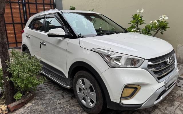 https://images10.gaadi.com/usedgaadi-sellcar/UsedCar/f502f7e9a/76828411-f716-4f17-abef-c137f0ad3268.jpeg?imwidth=6400