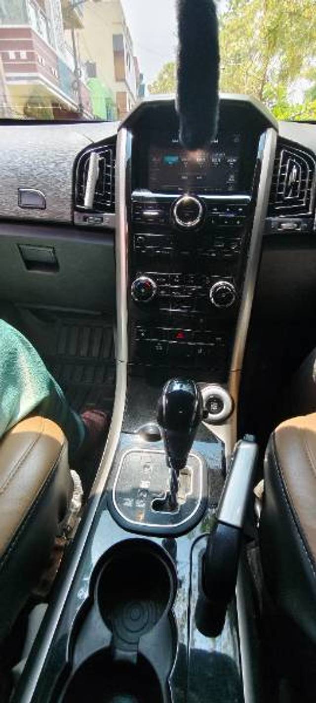 https://images10.gaadi.com/usedgaadi-sellcar/UsedCar/f5031ba8a/b57a4de2-5f3e-4c22-99a1-47d20fa4c971.jpg?imwidth=6401