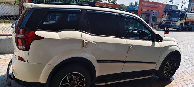 https://images10.gaadi.com/usedgaadi-sellcar/UsedCar/f5031ba8a/dbcccf29-20cf-481f-9429-76b3bd066b7c.jpg?imwidth=6402