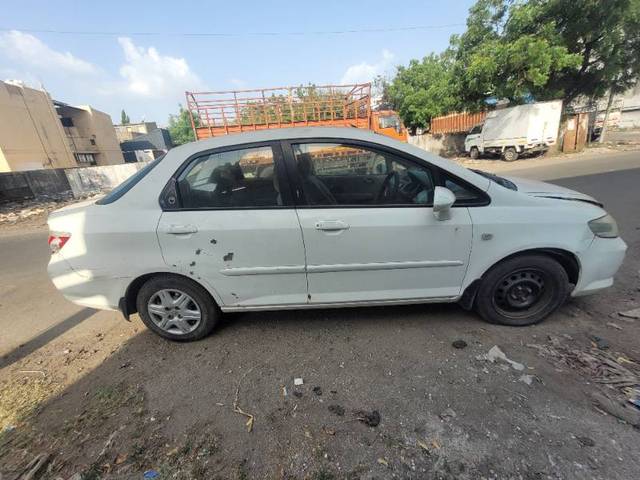 https://images10.gaadi.com/usedgaadi-sellcar/UsedCar/f5037097a/e7e6d4f3-06f1-498b-84d0-19c10ea3dd7c.jpg?imwidth=6400