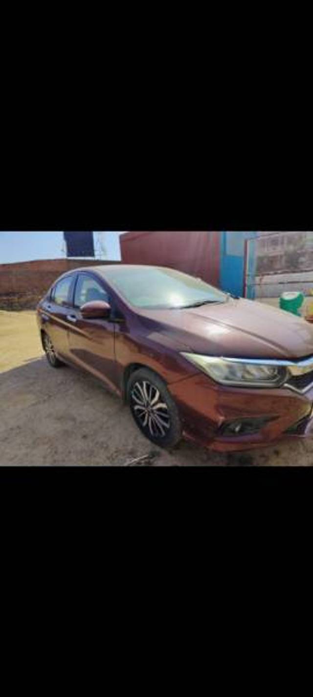 https://images10.gaadi.com/usedgaadi-sellcar/UsedCar/f503a9c6a/165f14f0-6984-4e4d-9d16-0f9e891d9a9f.jpg?imwidth=6400