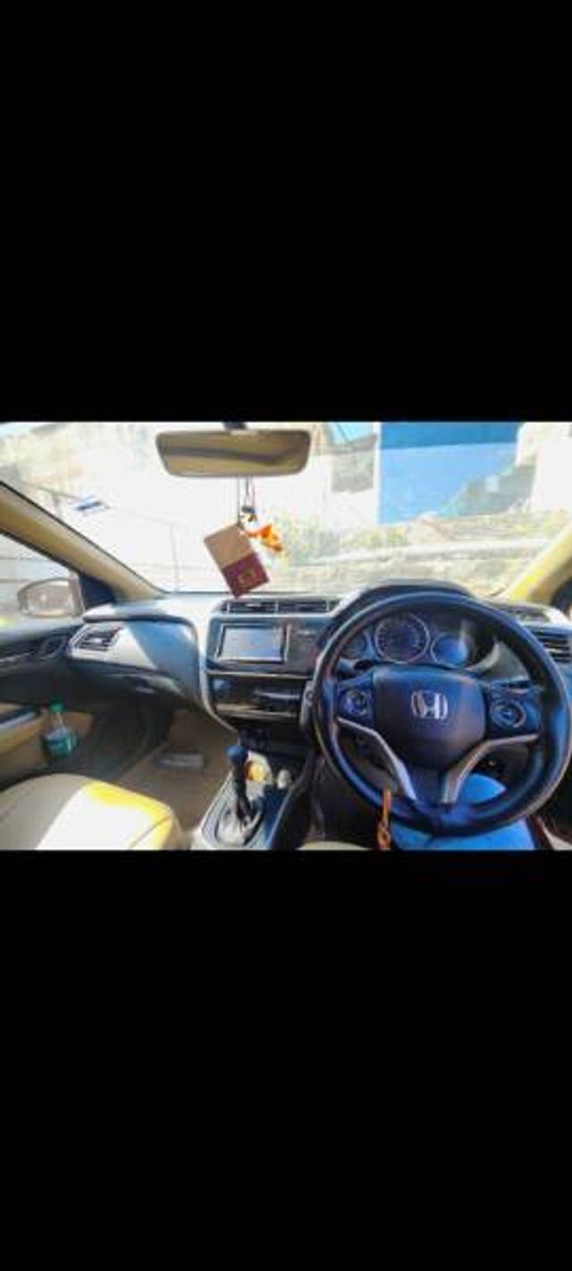 https://images10.gaadi.com/usedgaadi-sellcar/UsedCar/f503a9c6a/939cb94e-c31f-4c3d-ac2b-bb4c39094efd.jpg?imwidth=6401