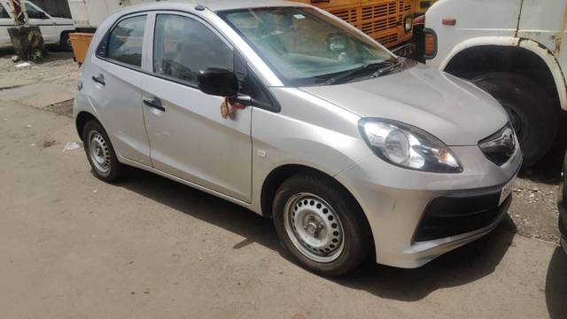 https://images10.gaadi.com/usedgaadi-sellcar/UsedCar/f503aa70a/6393b401-a1f9-41d3-8f3b-d50c407b6e08.jpg?imwidth=6400