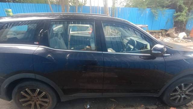 https://images10.gaadi.com/usedgaadi-sellcar/UsedCar/f50449eea/209c9872-12f6-42be-90e1-97f70ab18617.jpg?imwidth=6401