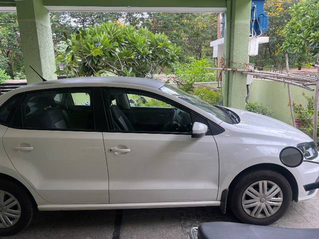 https://images10.gaadi.com/usedgaadi-sellcar/UsedCar/f504b20aa/ecc1d8f2-8d78-4b3f-a2a4-84fffe364482.jpeg?imwidth=6400