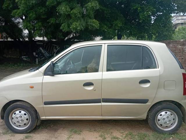 https://images10.gaadi.com/usedgaadi-sellcar/UsedCar/f5054da0a/66bd9ce6-f969-44d0-a293-867a9dbd2168.jpg?imwidth=6400