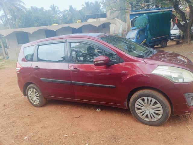 https://images10.gaadi.com/usedgaadi-sellcar/UsedCar/f505a848a/ed52bc36-bcd3-41d8-88ee-57f37fe8928e.jpeg?imwidth=6400