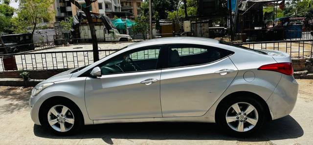 https://images10.gaadi.com/usedgaadi-sellcar/UsedCar/f505aa0ba/f2b7a11b-3320-4c46-8253-2b9637a6ca0e.jpg?imwidth=6401