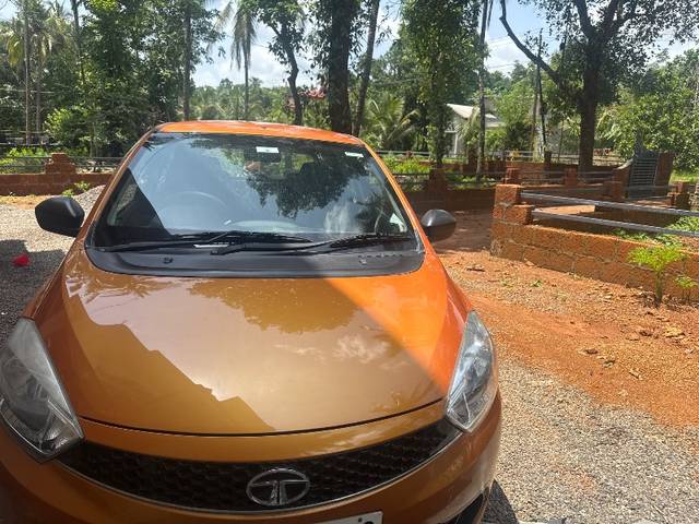 https://images10.gaadi.com/usedgaadi-sellcar/UsedCar/f505cb87a/2c59d71f-1857-4348-8d9b-982f49471f34.jpg?imwidth=6400