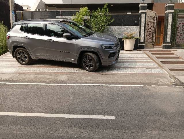 https://images10.gaadi.com/usedgaadi-sellcar/UsedCar/f505e4afa/812d1939-351a-4bda-a347-baa8d852dc3a.jpg?imwidth=6401