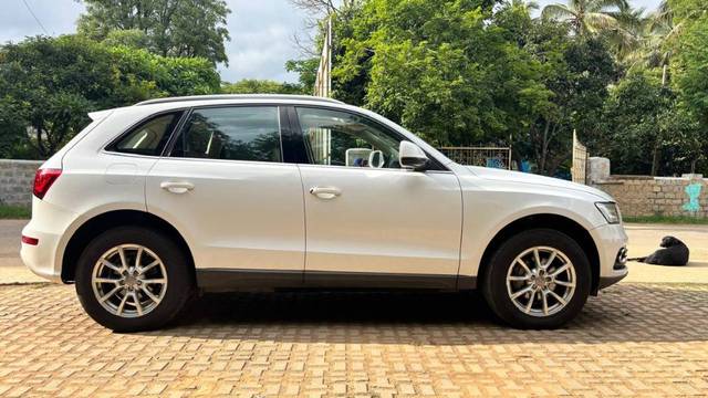 https://images10.gaadi.com/usedgaadi-sellcar/UsedCar/f505e669a/b1fcd7e1-563c-4b75-8b9e-fbc01697c47b.jpg?imwidth=6401