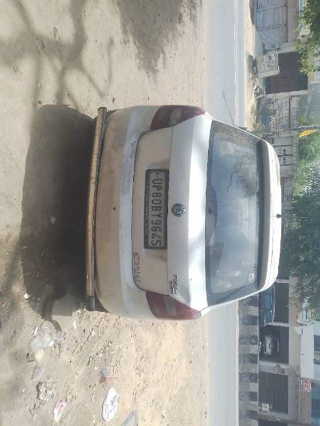 https://images10.gaadi.com/usedgaadi-sellcar/UsedCar/f50612eea/6784bb0d-e59d-4ee0-a189-cc9d68ae9075.jpg?imwidth=6401