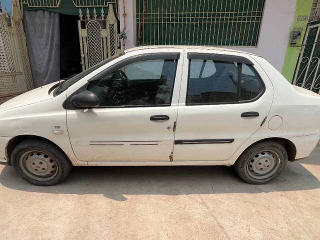 https://images10.gaadi.com/usedgaadi-sellcar/UsedCar/f5069d71a/2b91d6da-8c7c-4621-b72e-a9b855460a46.jpg?imwidth=6402
