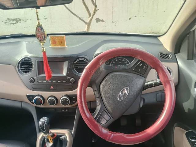 https://images10.gaadi.com/usedgaadi-sellcar/UsedCar/f50738e7a/7b1ea6b8-b5e3-4614-ae2d-11050d42c7f8.jpg?imwidth=6402
