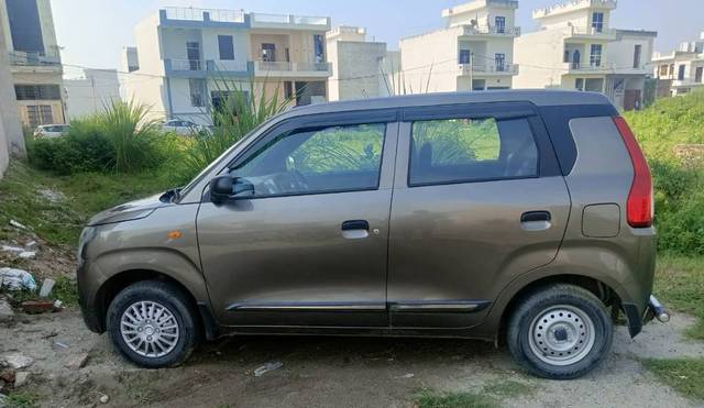 https://images10.gaadi.com/usedgaadi-sellcar/UsedCar/f5082a47a/8b025876-be84-433a-9d99-fba90287e51c.jpg?imwidth=6400