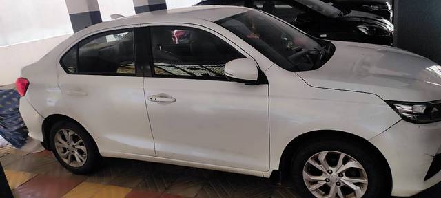 https://images10.gaadi.com/usedgaadi-sellcar/UsedCar/f508697aa/6b996422-089c-48fc-8a21-2e91dcf38c7a.jpg?imwidth=6401