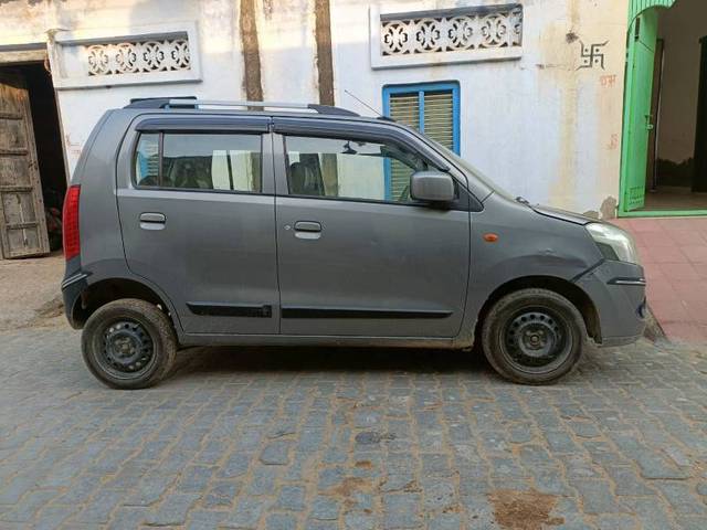 https://images10.gaadi.com/usedgaadi-sellcar/UsedCar/f5087ec7a/66f18208-35a4-4267-b3f1-5d8dfe1f4a74.jpg?imwidth=6400