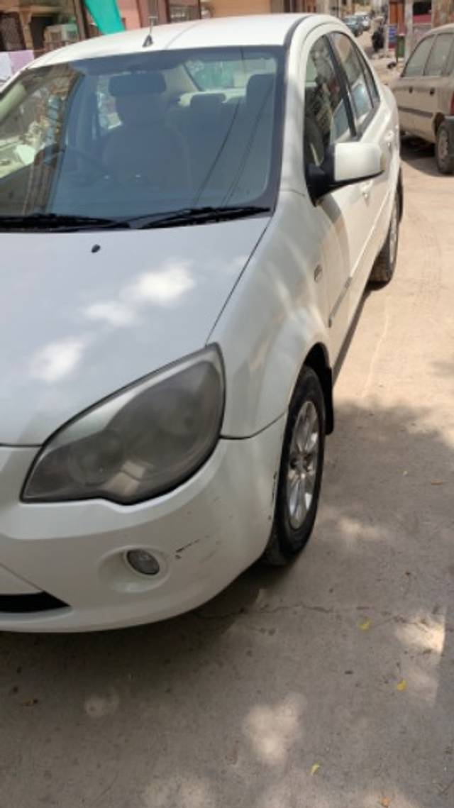 https://images10.gaadi.com/usedgaadi-sellcar/UsedCar/f508a055a/eb25c826-3b63-447c-8a84-7c6c23ad93ad.jpeg?imwidth=6400