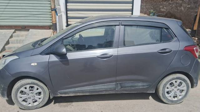 https://images10.gaadi.com/usedgaadi-sellcar/UsedCar/f508cac2a/640e5a68-bbf2-45c2-9052-1e63cf91deee.jpg?imwidth=6402