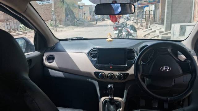 https://images10.gaadi.com/usedgaadi-sellcar/UsedCar/f508cac2a/dd922896-6213-42f1-bbb9-91614dbb0ade.jpg?imwidth=6401