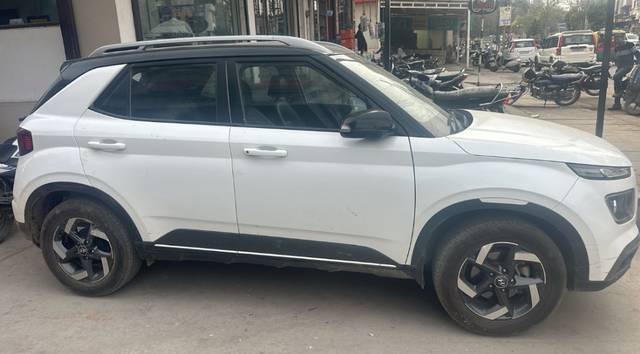 https://images10.gaadi.com/usedgaadi-sellcar/UsedCar/f50922e5a/5b85a50b-1a2d-40fa-80fe-3dd43e0dcf29.jpeg?imwidth=6400