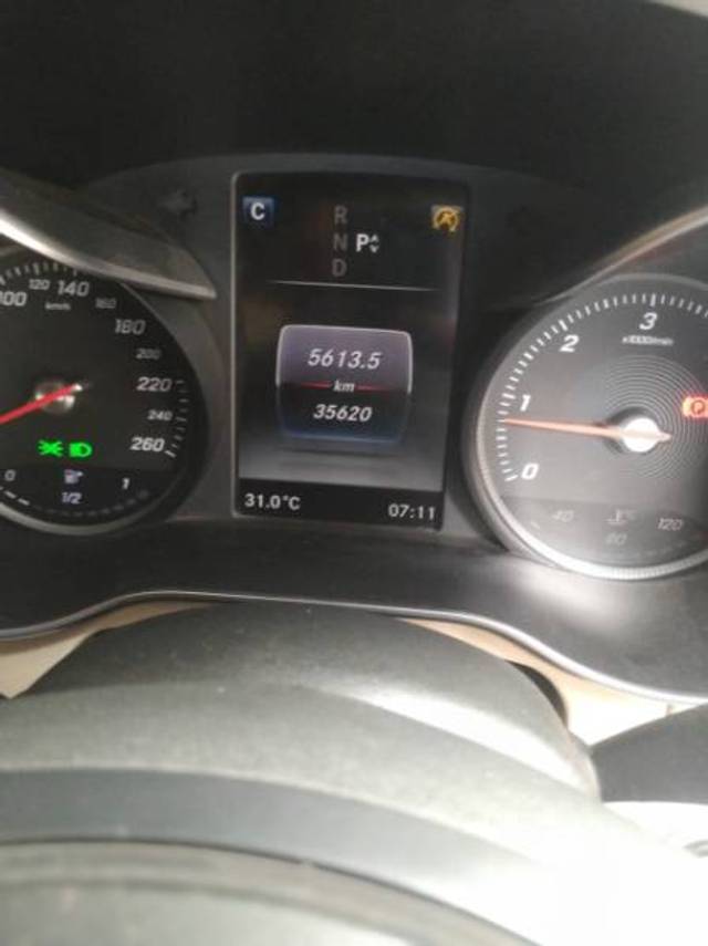 https://images10.gaadi.com/usedgaadi-sellcar/UsedCar/f50925d1a/82415688-d405-48de-ace1-ba693fab9471.jpg?imwidth=6402