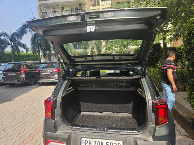 https://images10.gaadi.com/usedgaadi-sellcar/UsedCar/f5092ad8a/ab0d44de-7bb9-445e-97be-28ce06358283.jpg?imwidth=6401