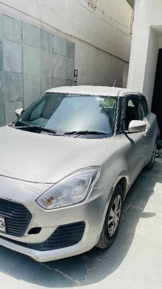 https://images10.gaadi.com/usedgaadi-sellcar/UsedCar/f5094e61a/4931738c-7975-4ef2-8ffe-dd4a8c28251f.jpg?imwidth=6400