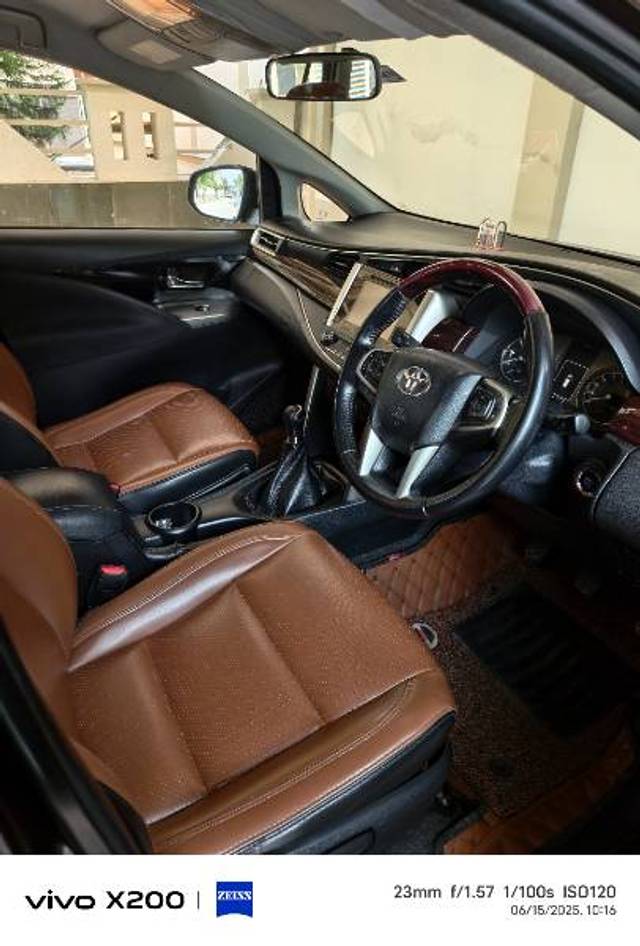 https://images10.gaadi.com/usedgaadi-sellcar/UsedCar/f509b524a/d4f948e1-e08e-4ec2-8bf7-43f3b5bb24f4.jpg?imwidth=6400