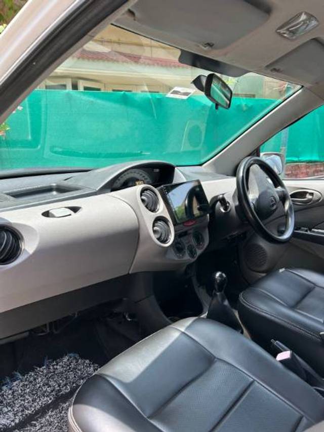 https://images10.gaadi.com/usedgaadi-sellcar/UsedCar/f509d68da/eac56f4a-adb1-4928-8fb3-8fa8af198043.jpg?imwidth=6402