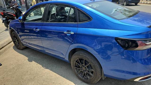 https://images10.gaadi.com/usedgaadi-sellcar/UsedCar/f50a10f2a/f655dd5f-00a3-4b79-a202-510f65301bdc.jpeg?imwidth=6402