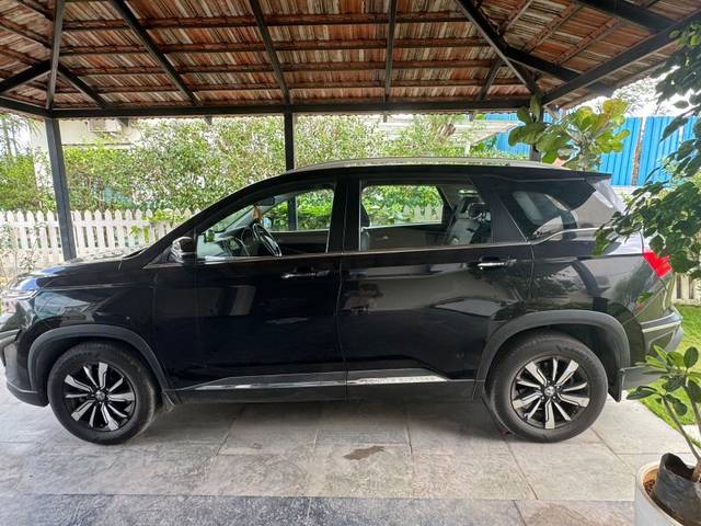 https://images10.gaadi.com/usedgaadi-sellcar/UsedCar/f50a2145a/7970f13d-4d0b-455d-be1b-182a0f0cc82b.jpeg?imwidth=6402