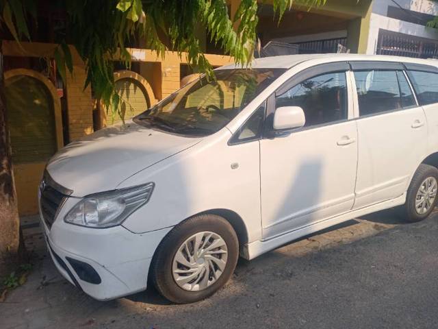 https://images10.gaadi.com/usedgaadi-sellcar/UsedCar/f50a2c24a/ee3022cc-bf07-47ac-b82c-3e098935caf0.jpg?imwidth=6400