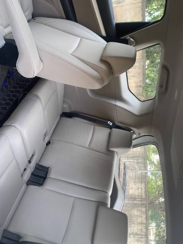 https://images10.gaadi.com/usedgaadi-sellcar/UsedCar/f50a547aa/e5983d5f-38b7-4465-9960-ad777b3eb4d6.jpeg?imwidth=6402